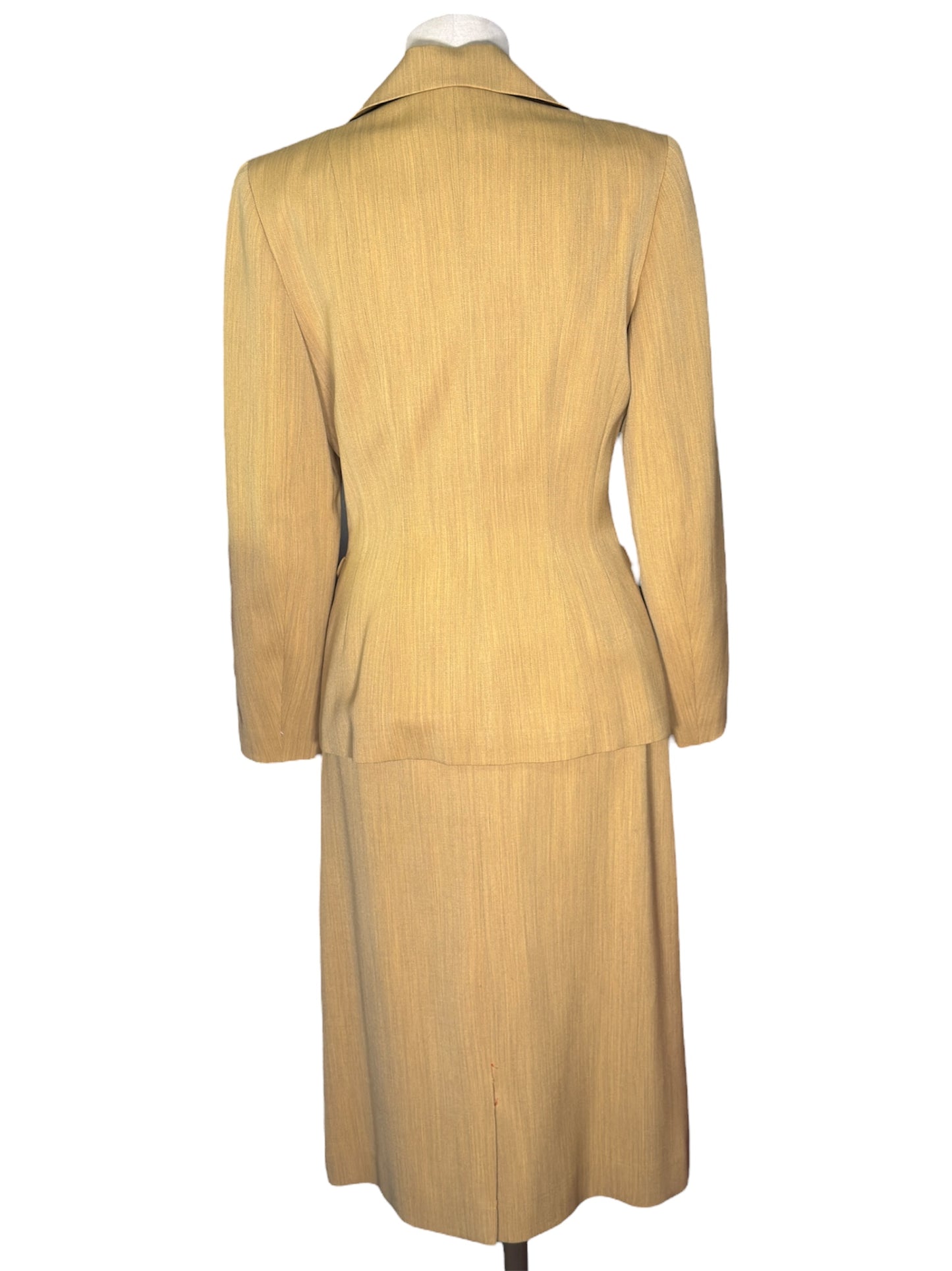1940s Macy's Kansas City Yellow-Green Raw Silk Two Piece Skirt Suit