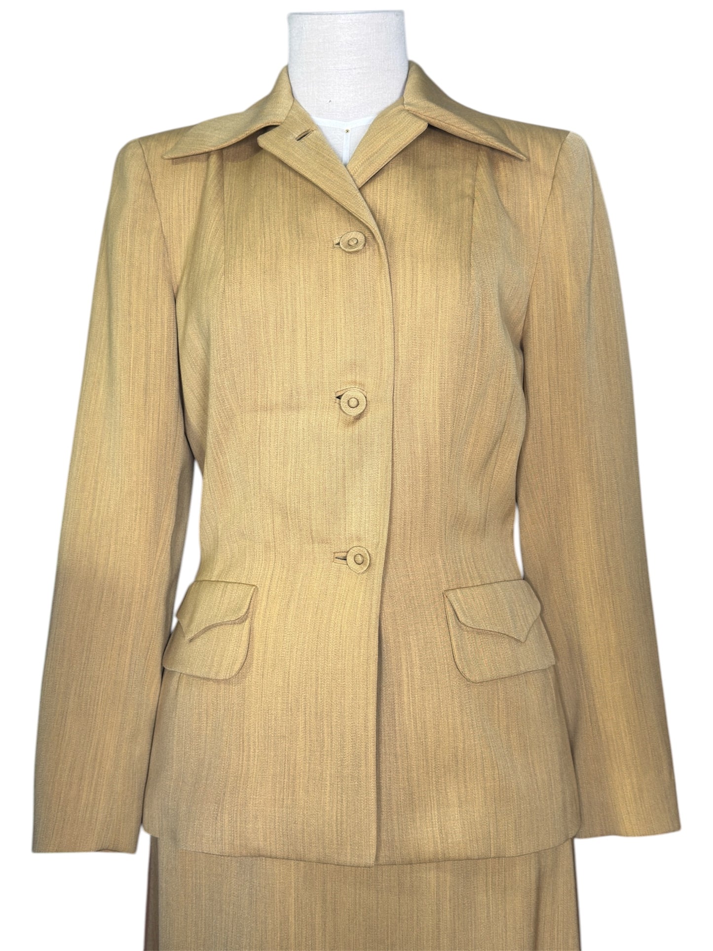 1940s Macy's Kansas City Yellow-Green Raw Silk Two Piece Skirt Suit