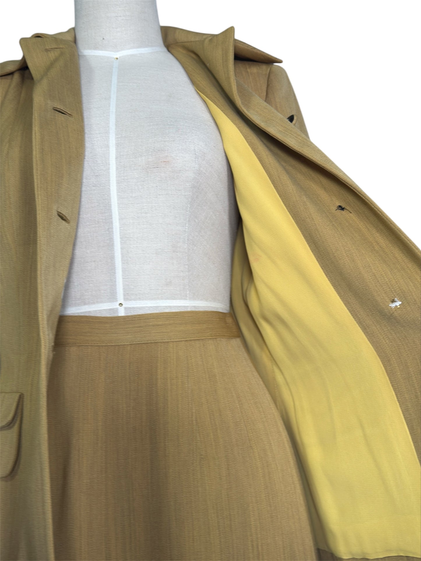 1940s Macy's Kansas City Yellow-Green Raw Silk Two Piece Skirt Suit