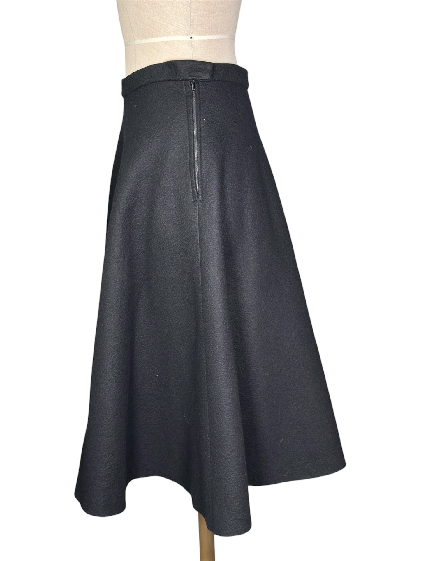 1950s Joan Rafferty Black Wool Circle Skirt With Sequin Cat Appliqué