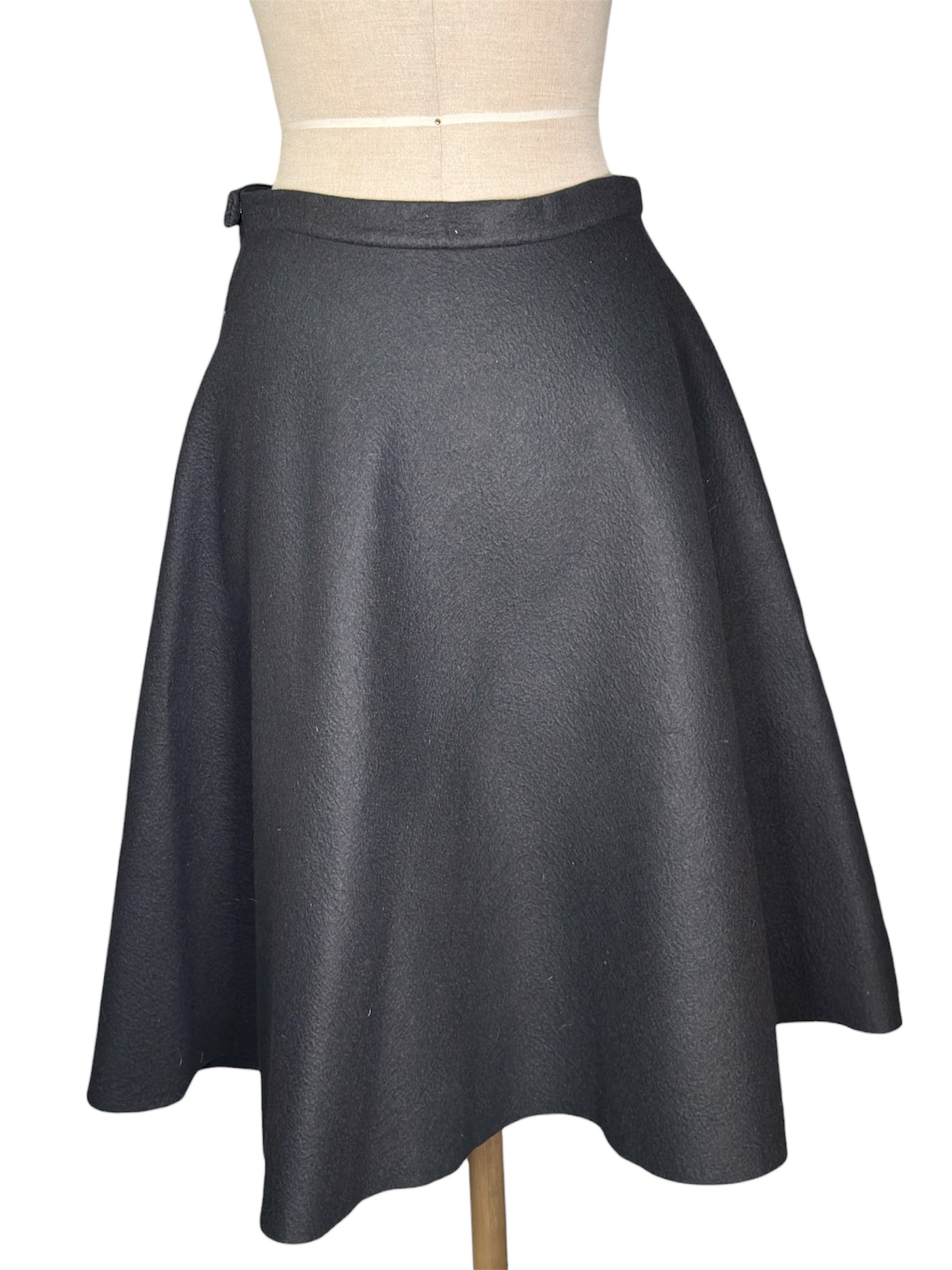 1950s Joan Rafferty Black Wool Circle Skirt With Sequin Cat Appliqué