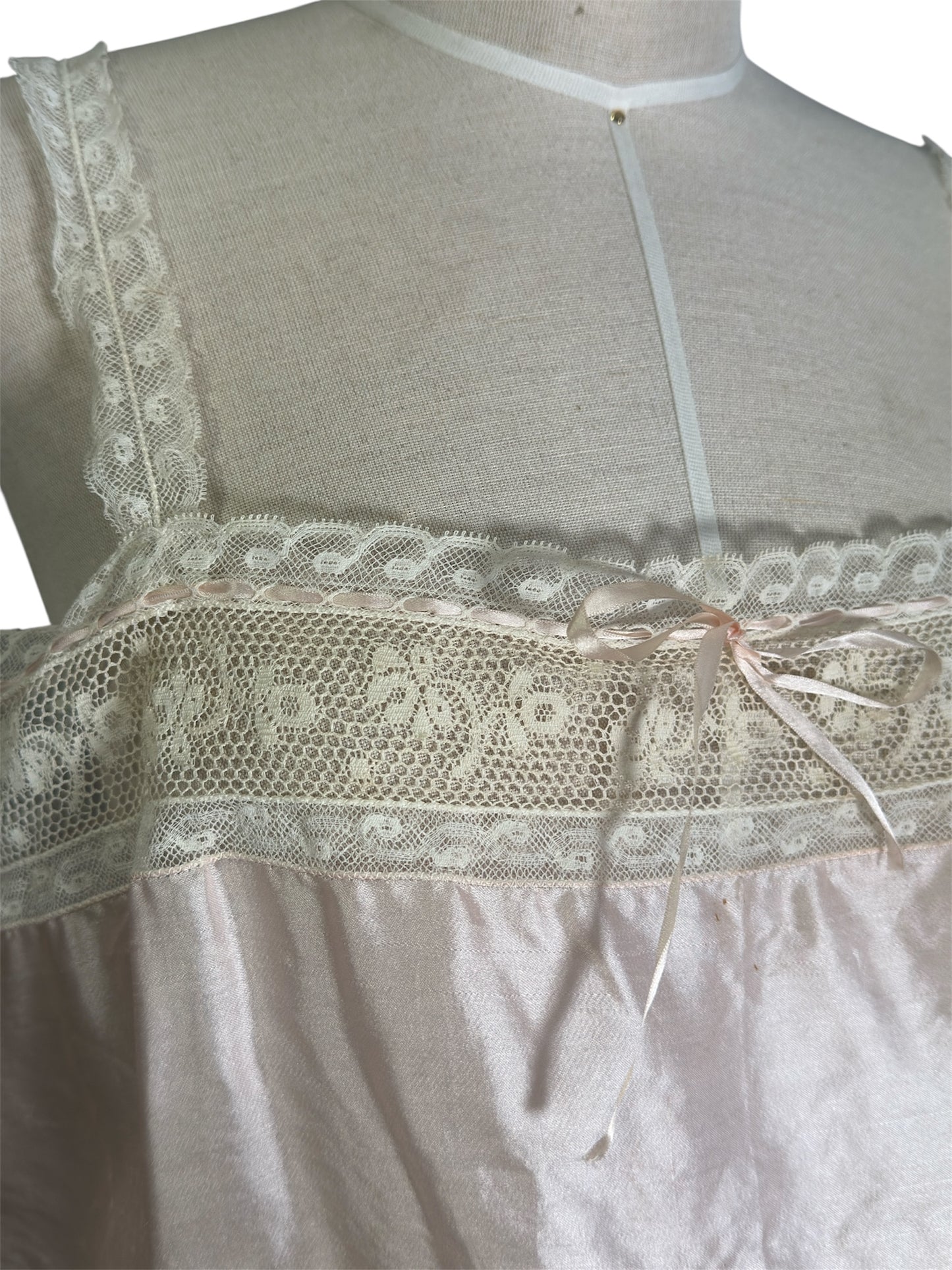 1970s Edwardian Revival Lehman's Lovely Lingerie Pale Pink Lace Trim Camisole Top