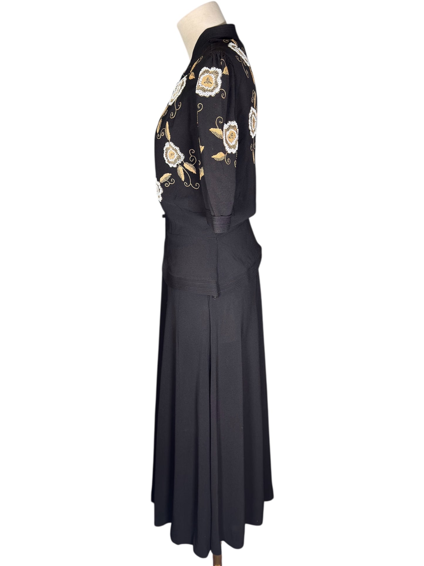 1940s Jeanne Lanvin Crepe Jacket And Dress Set With Embroidered Floral Motif