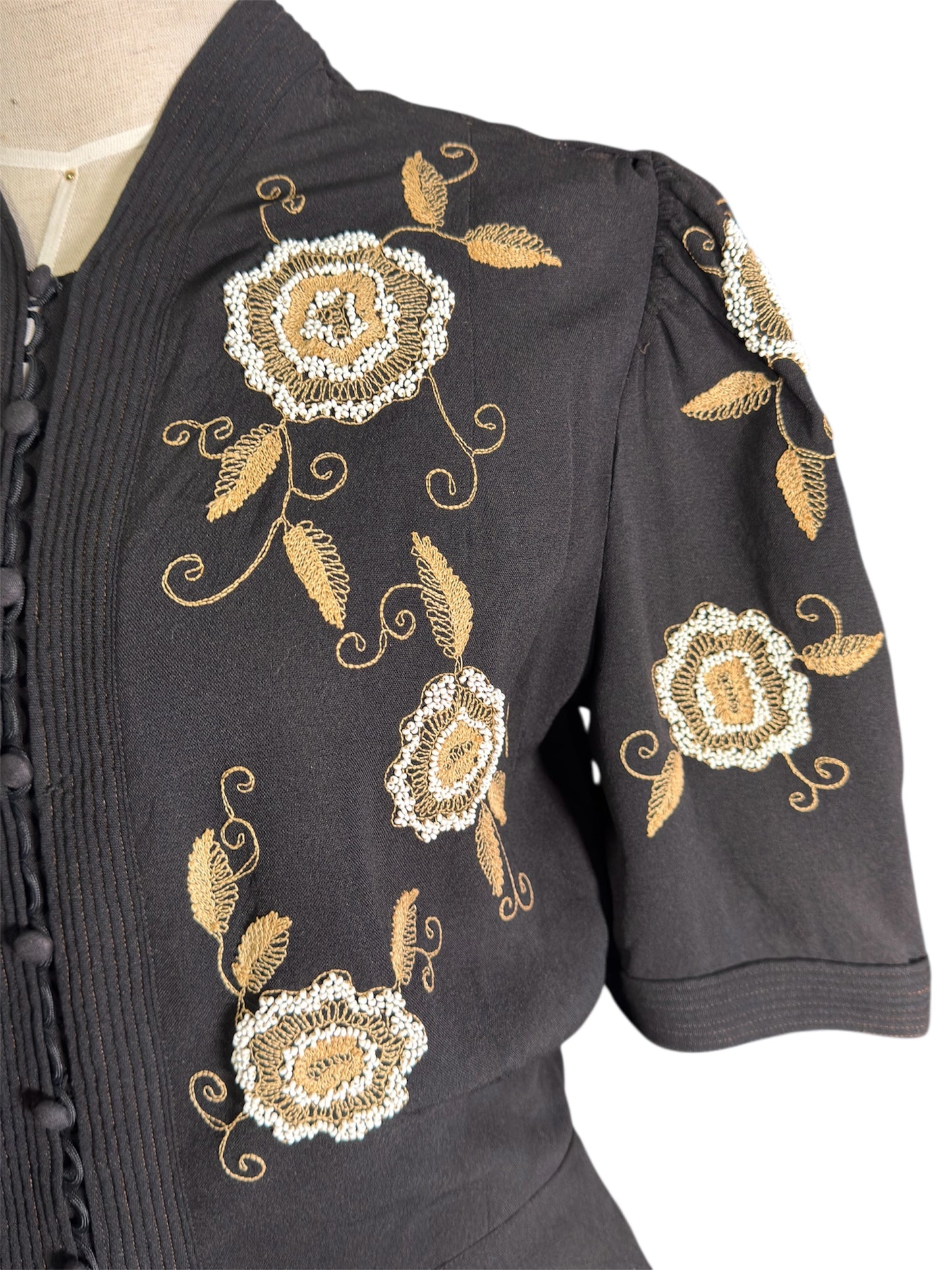 1940s Jeanne Lanvin Crepe Jacket And Dress Set With Embroidered Floral Motif