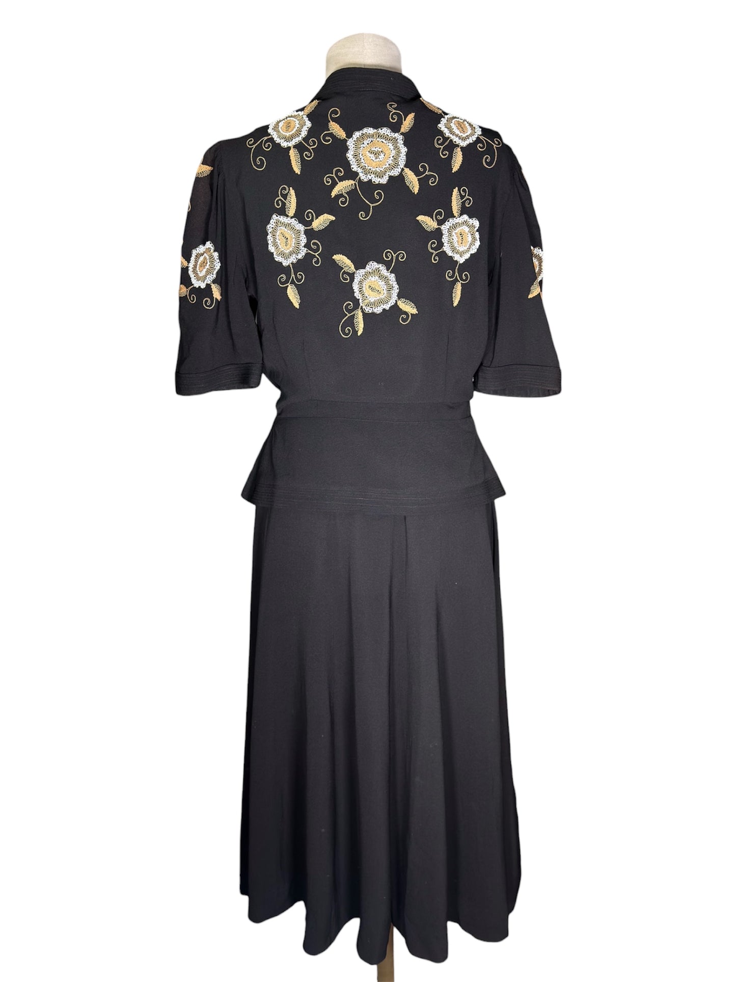 1940s Jeanne Lanvin Crepe Jacket And Dress Set With Embroidered Floral Motif