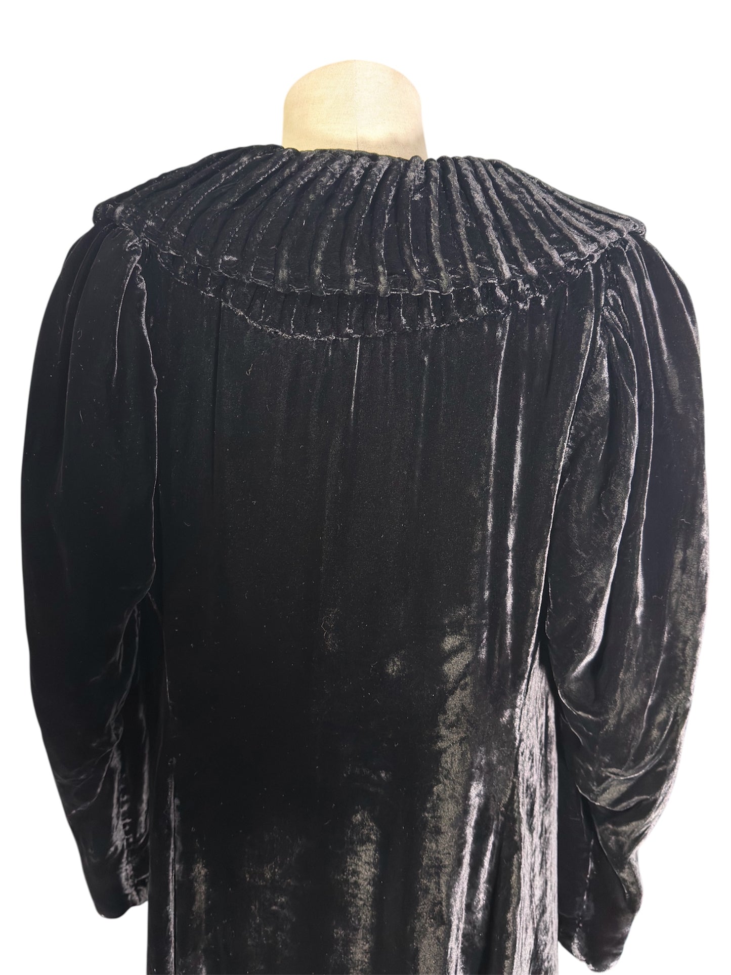 1930s Helmer Inc Black Silk Velvet Opera Coat With Accordion Pleated Collar